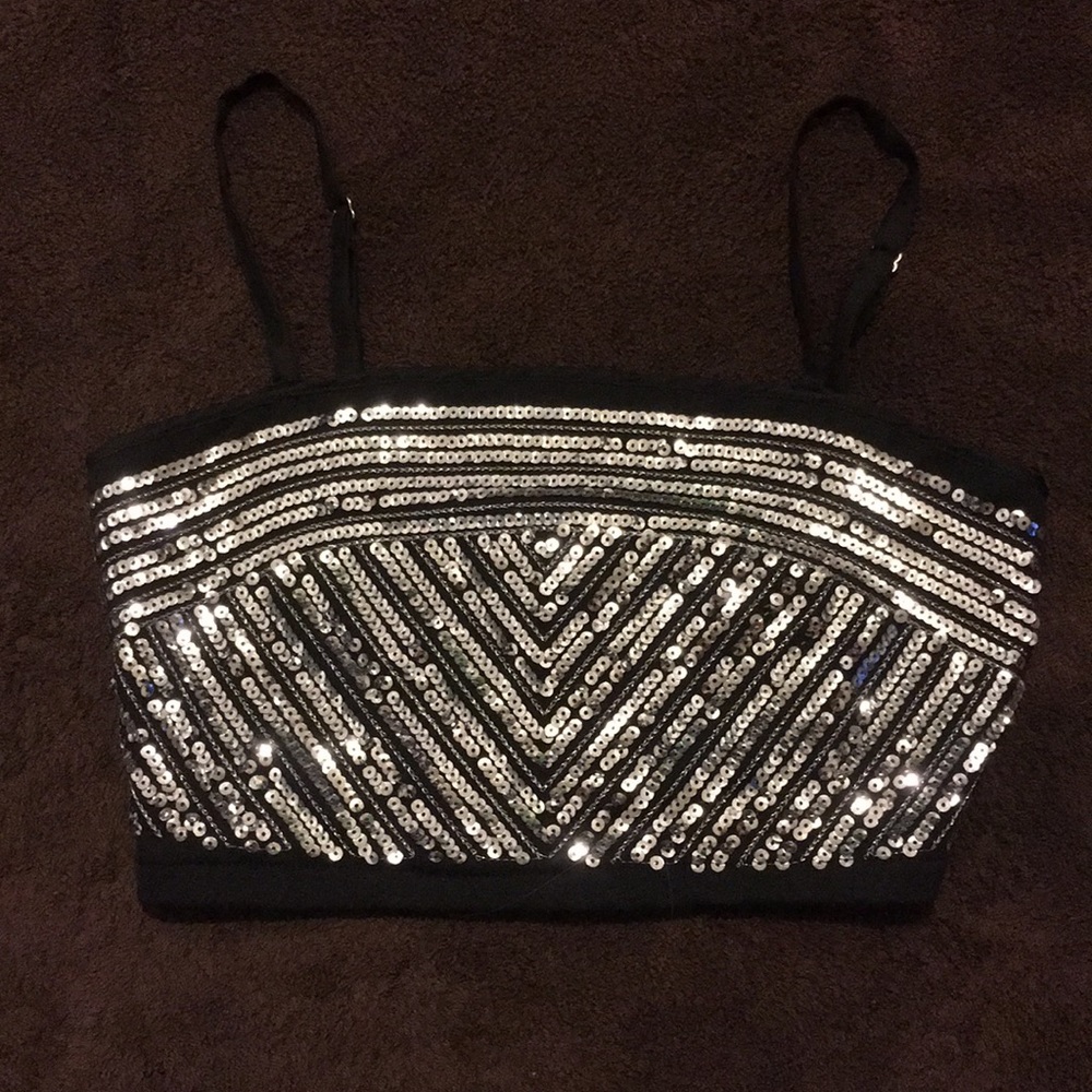 Black & silver crop top